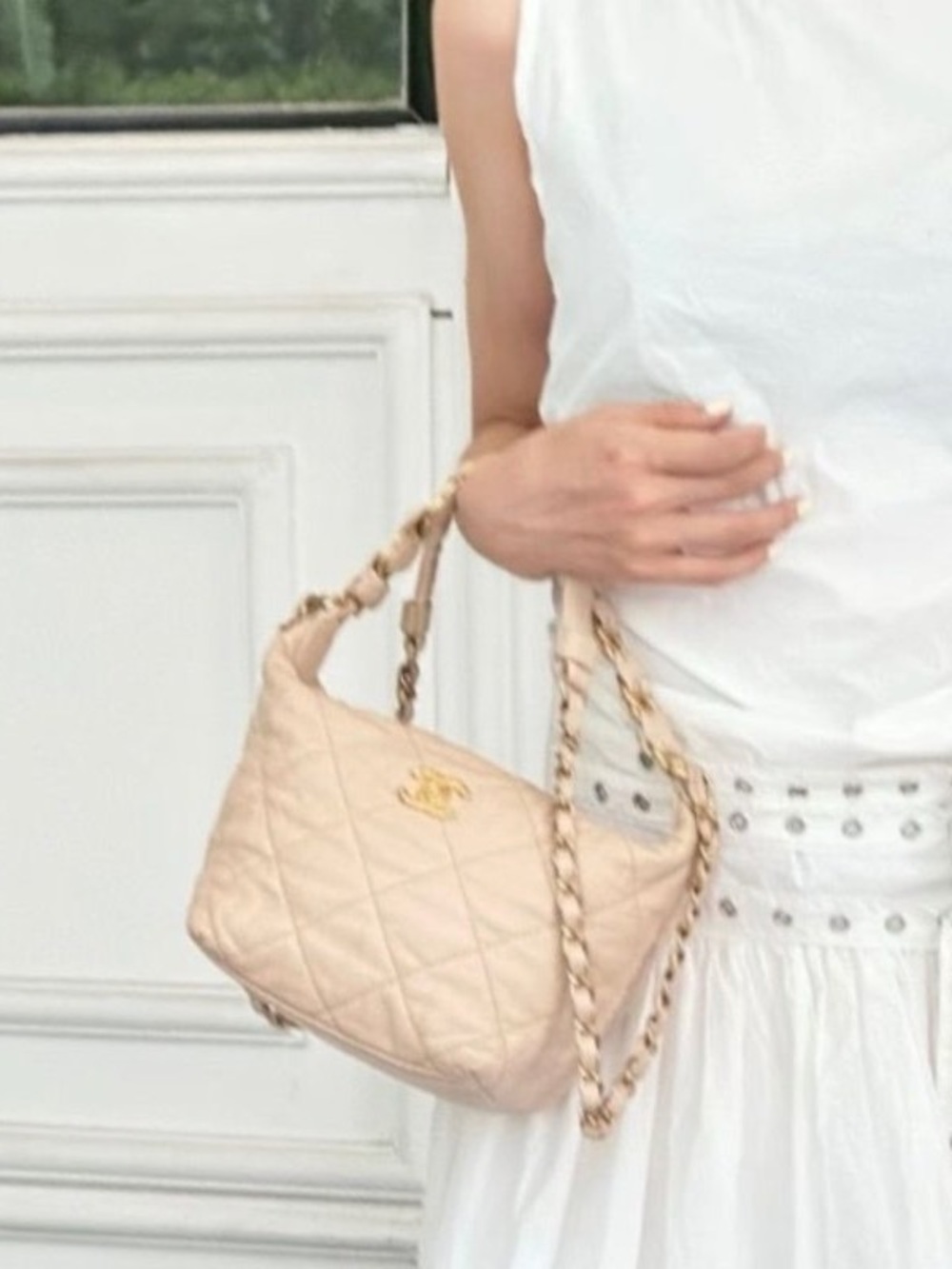 Chanel Quilted Beige Chain-Handle Shoulder Hobo Bag - Picture 11 of 11